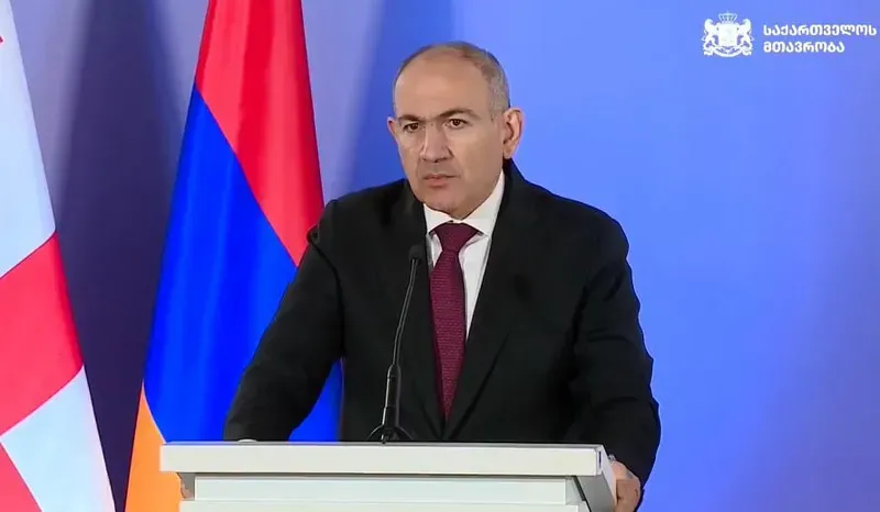 "დღეს სომხეთი და აზერბაიჯანი ეკონომიკურ ურთიერთობებს და კავშირებს საქართველოს დახმარებით აყალიბებენ" - ფაშინიანი