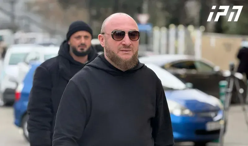 საქალაქო სასამართლოში პოლიციის განსაკუთრებული მობილიზებაა - დღეს მერაბ ჯანგველაძის მეგობრის, კოკა მორგოშიას დაკითხვა იგეგმება