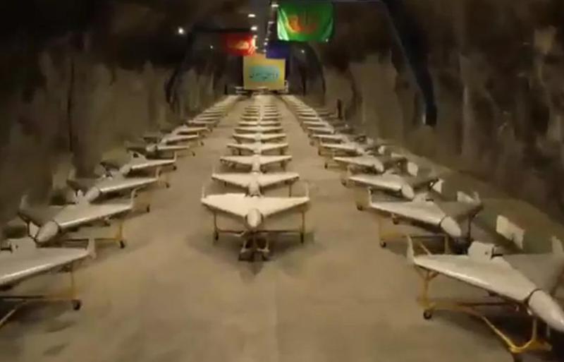 დრონების მიწისქვეშა საცავი - განათებული გვირაბი და ასობით დრონი: რა ჩანს კადრებში, რომელსაც ირანი აქვეყნებს (ვიდეო)