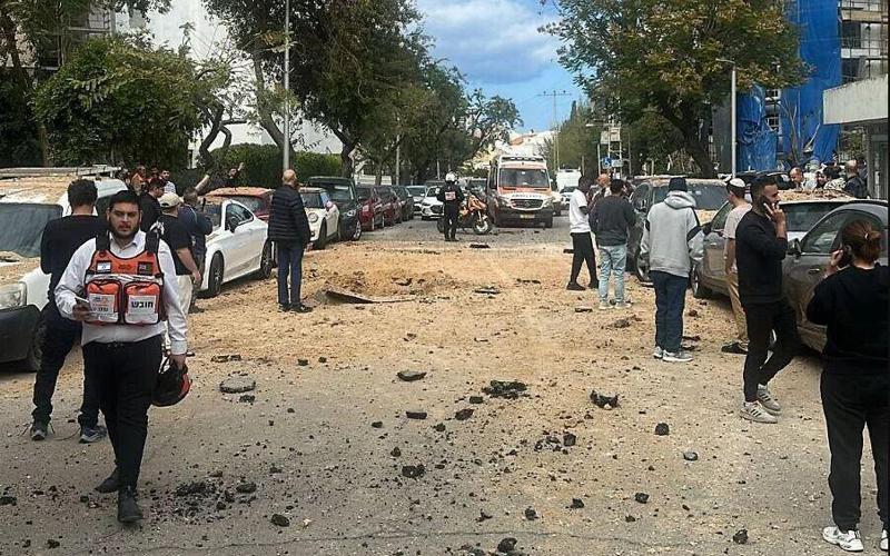 ირანმა ისრაელი ბალისტიკური რაკეტებით დაბომბა - არის მსხვერპლი, მძიმედ დაშავებულები კლინიკებში გადაიყვანეს (ვიდეო)