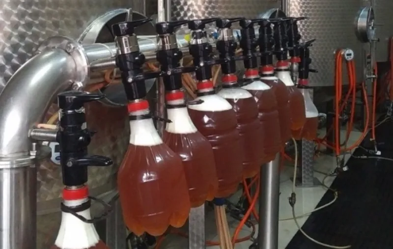 20-ლიტრამდე ლუდი პლასტმასის ბოთლებში ვეღარ გაიყიდება - დეტალები მთავრობის ახალ გადაწყვეტილებაზე: როდიდან ამოქმედდება აკრძალვა