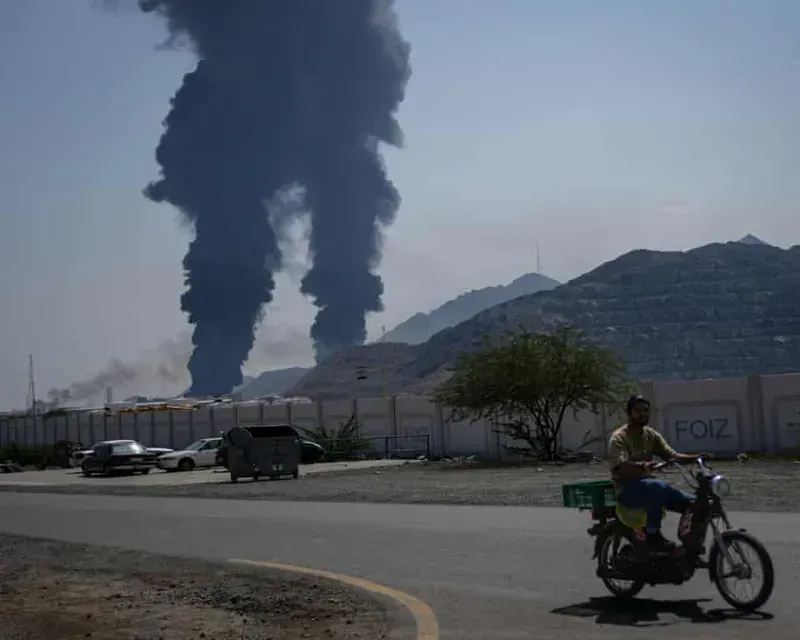 ირანი არაბთა გაერთიანებულ საამიროებს პორტების ევაკუაციისკენ მოუწოდებს