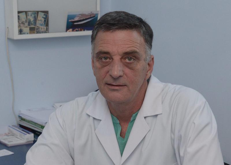 გარდაიცვალა ცნობილი ნეიროქირურგი დავით ჩიქოვანი