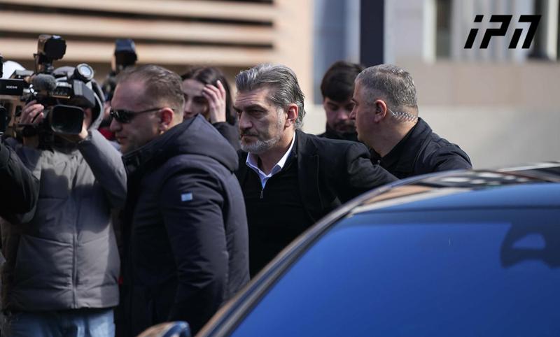 კავკასიის მედიცინის ცენტრში, პატრიარქის ჯანმრთელობის მდგომარეობის გასაცნობად, მიხეილ ყაველაშვილი მივიდა