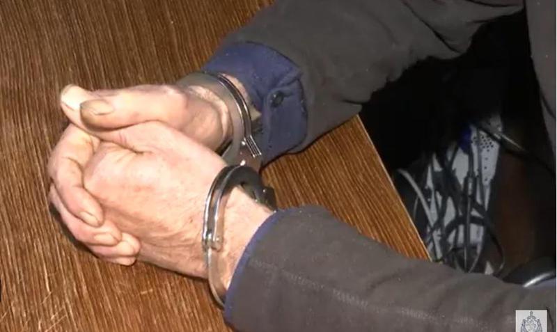 "ოჯახის არასრულწლოვანი წევრი რამდენჯერმე გააუპატიურა, ფიზიკურად უსწორდებოდა" - ახმეტის მუნიციპალიტეტში 67 წლის მამაკაცი დააკავეს