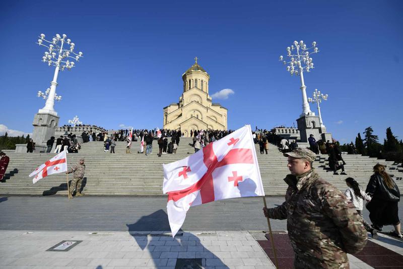 LIVE: კათოლიკოს-პატრიარქის სამების ტაძარში გადასვენების სამგლოვიარო ცერემონია