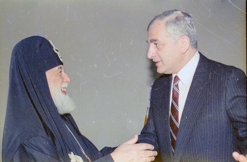 პატრიარქისა და ზვიად გამსახურდიას ნაკლებად ცნობილი ფოტო: რას წერს ისტორიკოსი გიორგი არქანია - "მათი ურთიერთობა მარტივი არ ყოფილა"