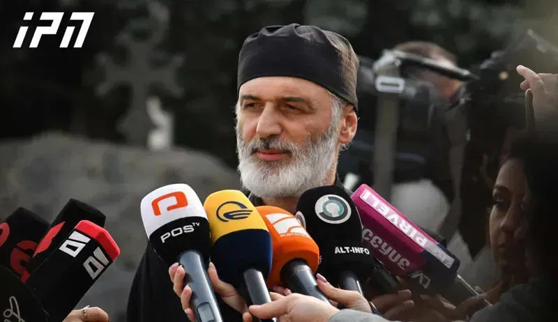 "წირვის დროს მცირე კორიდორი იქნება დატოვებული, სადაც მრევლს უწყვეტად კვლავ შეეძლება შემოსვლა" - დეკანოზი ანდრია ჯაღმაიძე