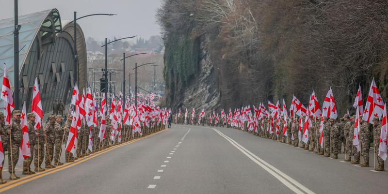 სამებიდან სიონის ტაძრამდე სამხედროებმა კორიდორი მოაწყვეს -  აქ გაივლის პატრიარქის დაკრძალვის სამგლოვიარო მსვლელობა