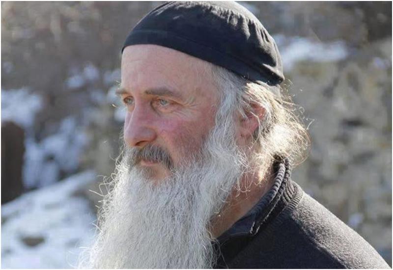 "მიშას დროს, როგორც უმრავლეს მეუფეებს, მასაც აჩუქეს პრადო... გაყიდა და იყიდა 3000 დოლარიანი ჯიპი, იმ ფულით ნიქოზის სკოლას ავტობუსი უყიდა" - რას წერს მეუფე ისაიაზე თეოლოგი