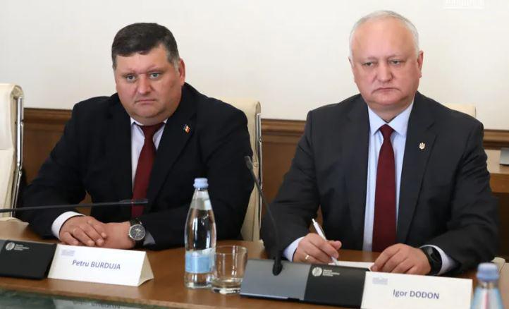 მოლდოვის ყოფილი პრეზიდენტი, დეპუტატი იგორ დოდონი, მოლდოვის პარლამენტის წევრებთან ერთად საქართველოს პარლამენტს სტუმრობდა