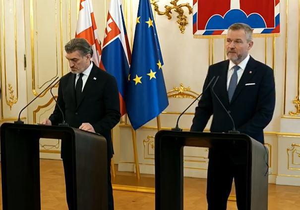 “სლოვაკეთი სრულად სცემს პატივს დამოუკიდებლობას, სუვერენიტეტს და საქართველოს ტერიტორიულ მთლიანობას საერთაშორისოდ აღიარებულ საზღვრებში“ - სლოვაკეთის პრეზიდენტი