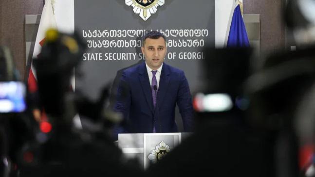 სპეციალური ბრიფინგი სუს-ში - დაკავებულია 5 ადამიანი, რომლებიც ბრალდებული არიან უფასო სასადილოებისთვის გამოყოფილი 3 529 000 ლარის თაღლითურად დაუფლებაში