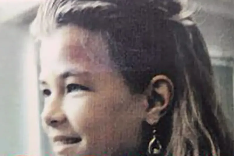 გოგონა, რომელიც 32 წლის წინ პატარა ქალაქიდან გაუჩინარდა, ცოცხალი იპოვეს