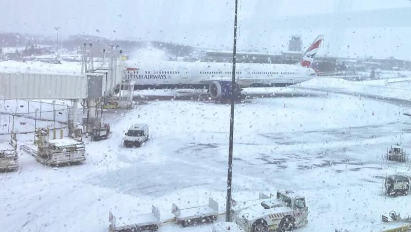 ჩაშლილი ფრენის გამო, მგზავრები -10 გრადუს ყინვაში, კუნძულზე 2 დღით ჩარჩნენ - რას ჰყვებიან ლონდონიდან აშშ-ში მიმავალი მგზავრები