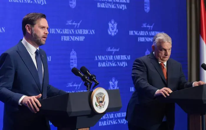 "მსურს, საარჩევნო პერიოდში მას დავეხმარო... მინდა, სიგნალი გავუგზავნო ბრიუსელში ბიუროკრატებს, რომლებიც ცდილობენ უნგრელები დაჩაგრონ" - ჯეი დი ვენსი ორბანზე