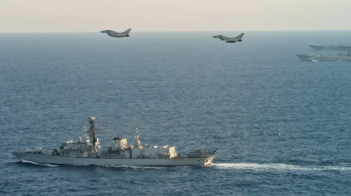 რუსული წყალქვეშა ნავები ბრიტანული ფრეგატის წინააღმდეგ - ლონდონი მოსკოვს ატლანტის ოკეანეში წყალქვეშა კაბელების წინააღმდეგ მიმართულ ოპერაციაში ადანაშაულებს