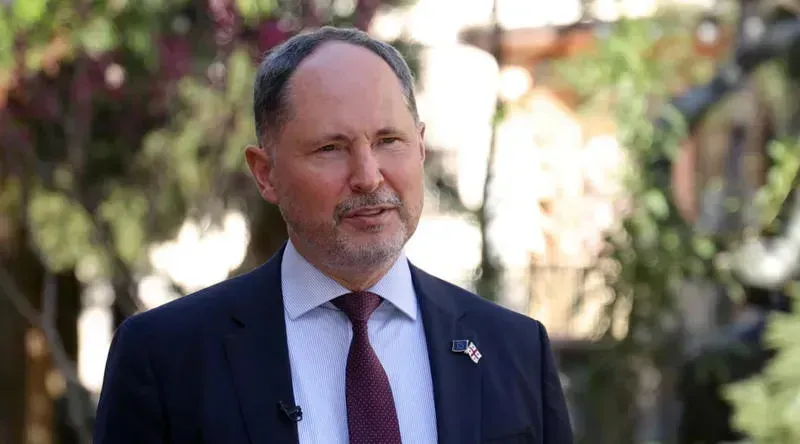 ევროკავშირის ელჩმა 9 აპრილს დაღუპულთა ხსოვნას პატივი მიაგო - აქციის მონაწილეებმა ჰერჩინსკი შეძახილებით: "მადლობა, მადლობა" გააცილეს