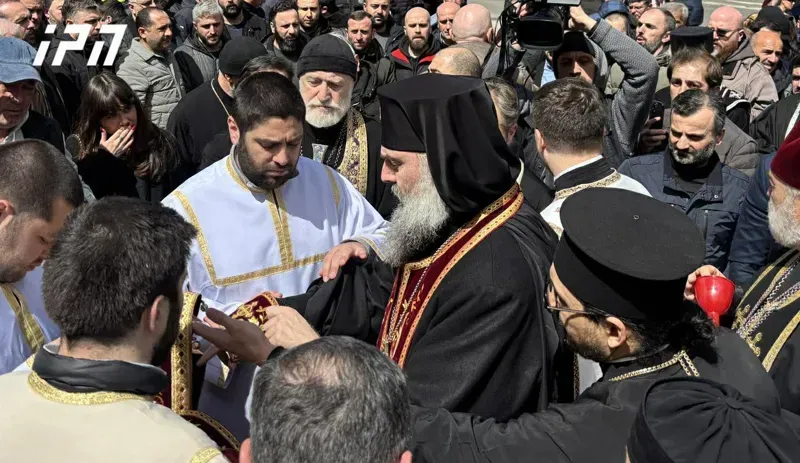 9 აპრილის მემორიალთან მეუფე შიო მივიდა