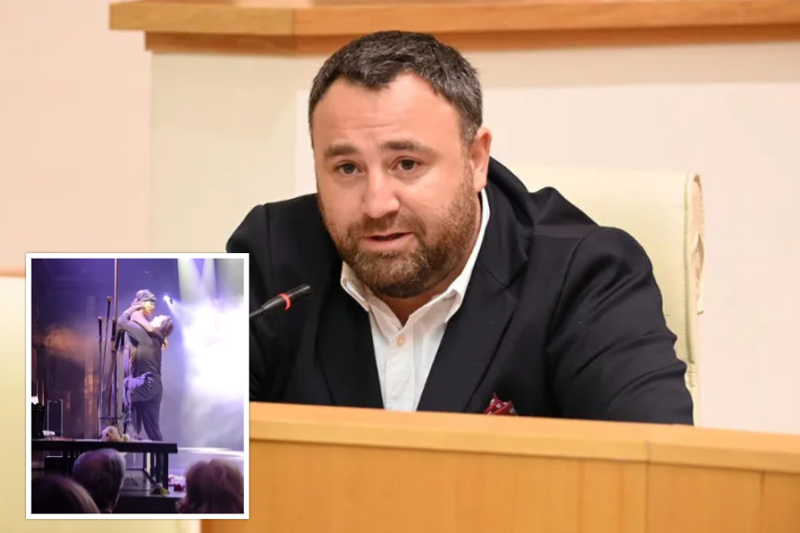 "გულწრფელად ვიტყვი - შთაბეჭდილების ქვეშ ვარ... რობიკო სტურუამ კიდევ ერთხელ შეძლო ის, რაც დიდ ხელოვანებს ძალუძთ" - არჩილ ბერიძე სპექტაკლ "ვეფხისტყაოსანზე"