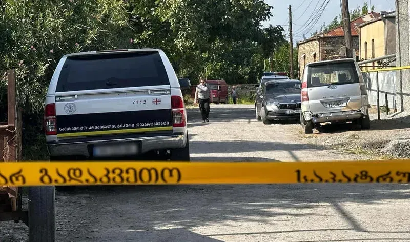 მკვლელობა საგარეჯოში -  მეზობელმა ცივი იარაღით მეზობელი დაჭრა, რის შედეგადაც ის გარდაიცვალა: რა დეტალებია ცნობილი?