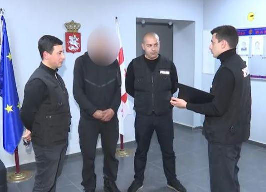 კახეთში დააკავეს პირი, რომელმაც მიუსაფარ ძაღლს ბასრი საგნის გამოყენებით დაზიანებები მიაყენა