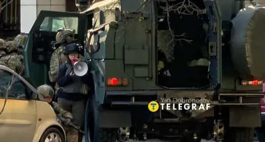 კიევში უცნობმა პირმა ხალხს ცეცხლი გაუხსნა - არის მსხვერპლი