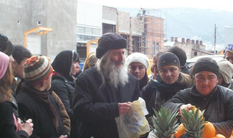 "ტაძარში მსახურებისასაც მავანთა სამიზნე იყო, არასდროს იღებდა თანხას არც ნათლობაში, არც ჯვრისწერაში... ამიტომ არ მოსწონდათ" - რას ჰყვება მრევლის წევრი ბერ ნიკოლოზზე?