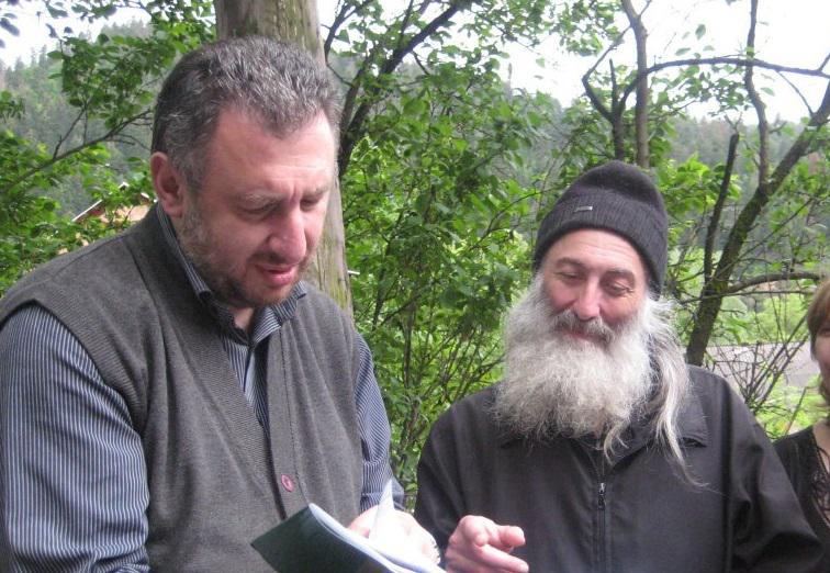 "არ ლაპარაკობდა და მიწერდა - ესენი არ არიან კარგად, ეს სექტააო... ჩემთან სხვა ურთიერთობა ჰქონდა, სექტანტებთან - სხვა" - რას ჰყვება მალხაზ ჯინორია, ვინც ბერ ნიკოლოზთან ექიმის შეყვანას ცდილობდა?