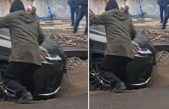 ბათუმში საავტომობილო გზა ჩავარდა და მსუბუქი ავტომობილი ჩაიყოლა