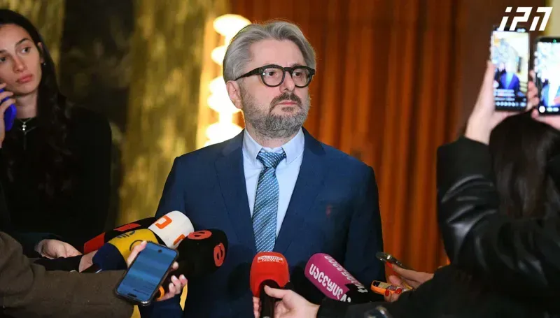 "კაცი ერთსა და იმავე დღეს გენერლად აკურთხონ და თანამდებობიდან მოხსნან, ჯერ არ გამიგია" - ნიკა გვარამია მამუკა მდინარაძის შესახებ