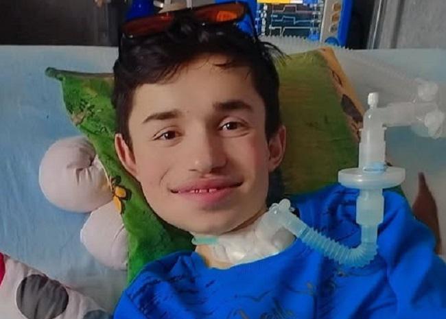 "მეც დიუშენის პაციენტი ვარ... მე უკვე დიდი ვარ წამლისთვის, გთხოვთ დაეხმარეთ ბავშვებს, ჩვენ თუ ვერა, ისინი მაინც იყვნენ ლაღები და ბედნიერები" - დიმა ვარდუაშვილი