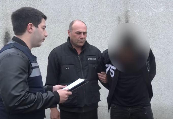 დააკავეს 40 წლამდე მამაკაცი, რომელიც ფსიქოლოგიურად ძალადობდა დედაზე და სიცოცხლის მოსპობით ემუქრებოდა