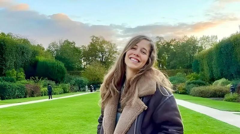 ტურისტი ნეაპოლის ქუჩაში მიდიოდა, რა დროსაც შენობიდან ქანდაკება გადმოაგდეს და ახალგაზრდა ქალი დაიღუპა - იტალიაში ორი წლის წინ მომხდარ ტრაგედიაზე ახალი დეტალები ხდება ცნობილი