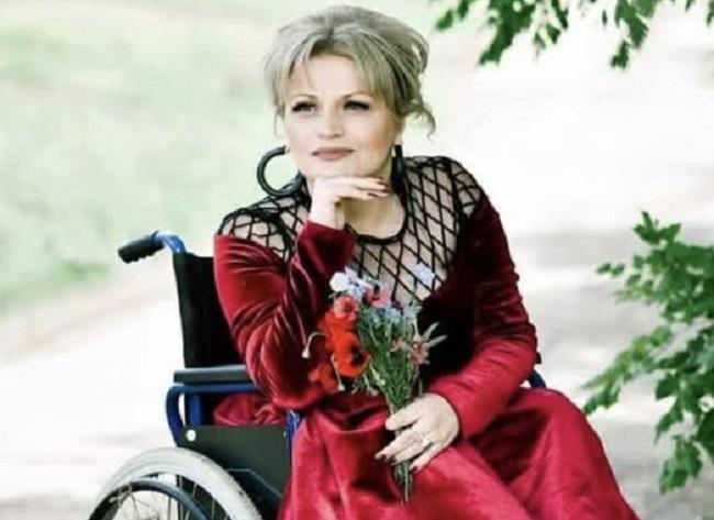 "ექიმის პასუხი იყო, მადლობა თქვი ეტლით თუ გადაადგილდი, შენი დიაგნოზი მძიმეა, არ იკურნება და მხოლოდ 30 წლამდე იცოცხლებო" - ნინო ქათამაძე