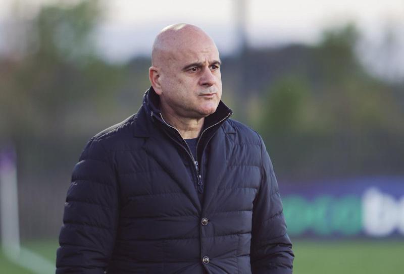 "ჩვენთან არ არის ხალხი, ვისაც ფული აქვს? თუ გიყვარს შენი ქვეყანა, ფეხბურთი, რაღაცით დაეხმარე... ველით, რომ "ინოპლანეტელები" ჩამოვლენ და ქვეყანას დაგვიწყობენ?" - თემურ ქეცბაია