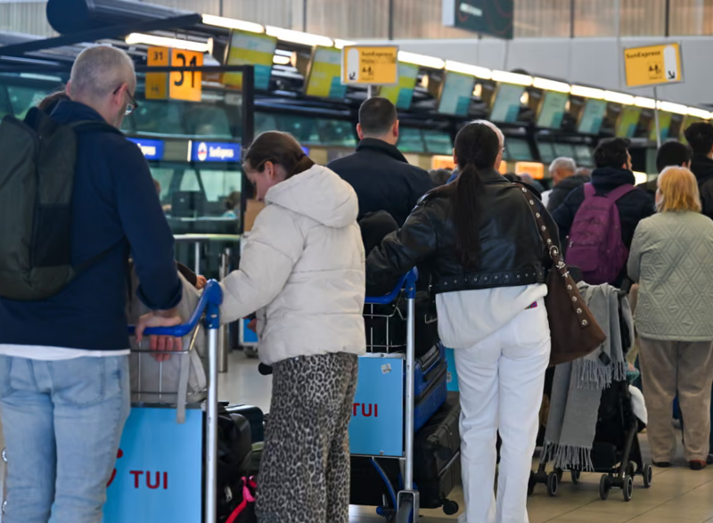 "კოშმარული" რიგები, ქაოსი და დამხმარე პერსონალის დეფიციტი - რა ხდება ევროპის აეროპორტებში ახალი წესების ამოქმედების შემდეგ