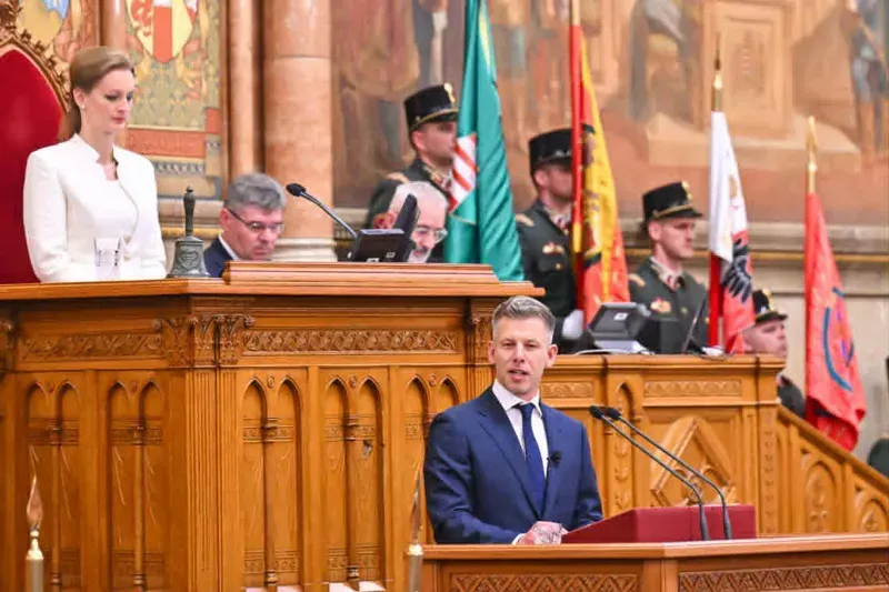 "წინა სისტემის პოლიტიკურ მსახურებს მოვუწოდებ, გამოიჩინონ გამბედაობა..." - პეტერ მადიარმა უნგრეთის პრეზიდენტს გადადგომისკენ მოუწოდა