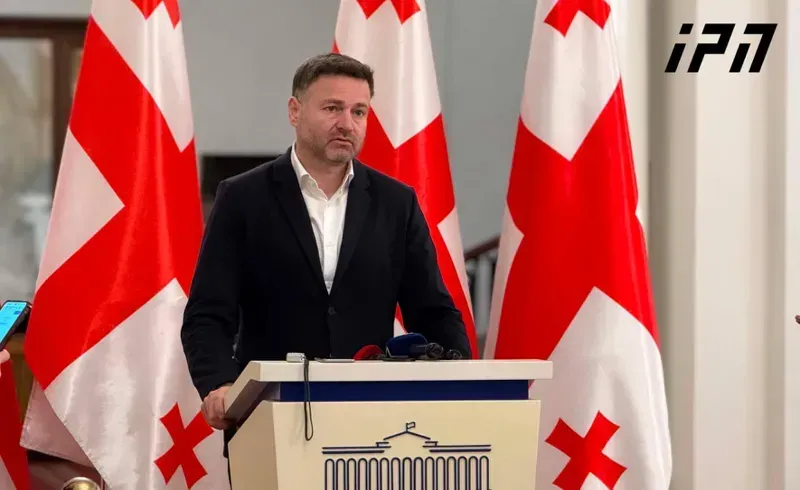 "შეიძლება ქვეყნის უსაფრთხოება დადგეს კითხვის ნიშნის ქვეშ - ვინმეს თუ ჰგონია, რომ ომის საფრთხე საქართველოსთან მიმართებით არ არის, ძალიან შემცდარა" - "ოცნების" დეპუტატი
