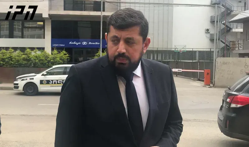 "ხალხო, გენერალ-მაიორ ლევან ახობაძის სახლიდან არანაირი დიდი ოდენობის თანხა არ არის ამოღებული, 2 თვის ხელფასის ოდენობის თანხაზეა საუბარი" - რაჟდენ კუპრაშვილი