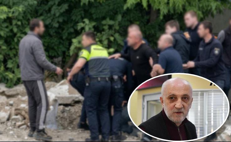 "როდესაც ყველა იქ მყოფი პოლიციელი თავს ვალდებულად თვლიდა ერთი წიხლი თვითონაც ჩაეზილა, იყო თუ არა ეს ე.წ. ციხის კადრების ანალოგიური სისტემური დანაშაული?" - გია ხუხაშვილი