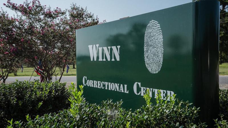 ქართველი ემიგრანტი აშშ-ის საიმიგრაციო დაკავების ცენტრში გარდაიცვალა - რა დეტალებზე წერს ამერიკული მედია