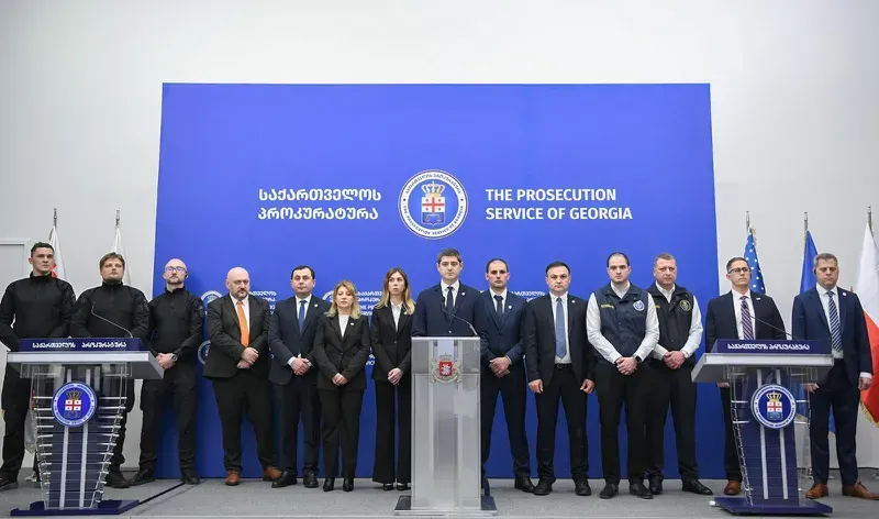 სამი ქვეყნის მიერ ჩატარებული ფართომასშტაბიანი ოპერაცია: გახსნილია ტრანსნაციონალური დანაშაული - რა დეტალებზე ისაუბრეს პროკურატურაში