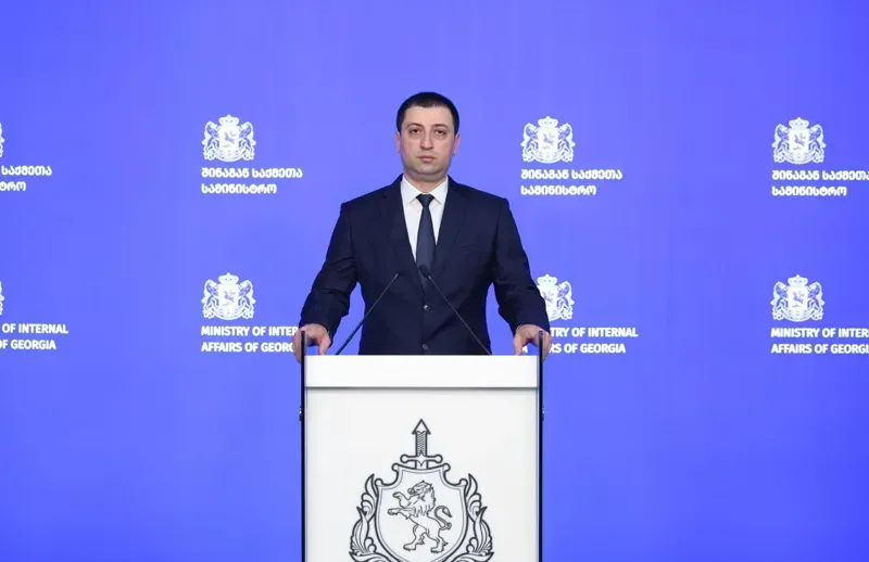 დაკავებულია 21 პირი - სპეცოპერაცია თბილისსა და ქვეყნის ორ რეგიონში: ვინ არის "კრიმინალური ავტორიტეტი", რომელიც ფინანსურ დავებს "აგვარებდა"