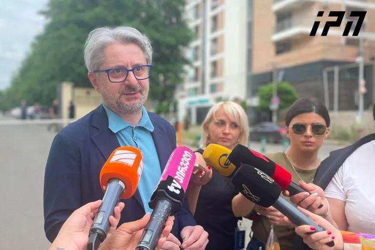 “ელენე ხოშტარიას ჯანმრთელობის მდგომარეობა, როცა გარეთ იყო, მაშინაც რთული იყო, მაგრამ ციხეში ყოფნამ ისეთი მძიმე გამწვავებები გამოიწვია, რომ...“ - ნიკა გვარამია