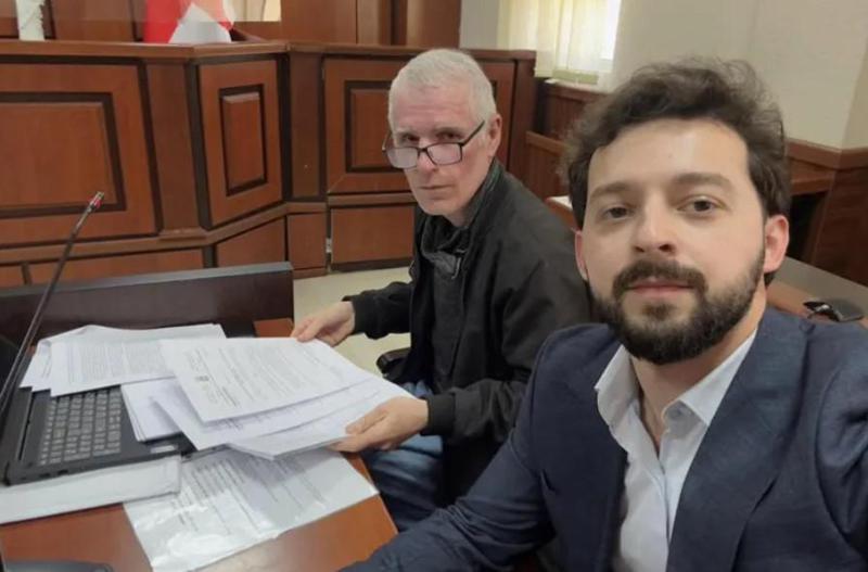 სასამართლო დავა მოიგო ფოთის ერთ-ერთი სკოლის პედაგოგმა, რომელიც პირადი ცხოვრების ამსახველი ვიდეოკადრების გავრცელების შემდეგ სამსახურიდან გაათავისუფლეს