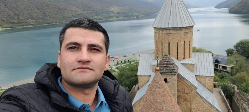 ტრაგედია სიღნაღში - 33 წლის მამაკაცი ტრაქტორით გადაადგილებისას თხრილში ჩავარდა, მძიმე ტექნიკამ ის ქვეშ მოიყოლა და დაიღუპა