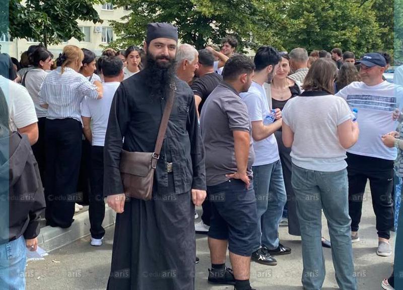 რას ამბობს გამოცდიდან გამოსული მონაზონი ლეონიდე? - ფოტო თელავის საგამოცდო ცენტრიდან