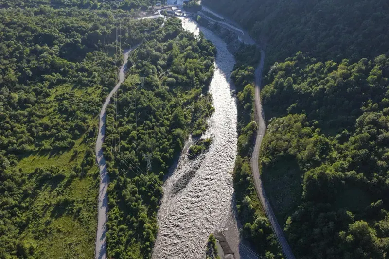 ქალაქ ონის შესასვლელთან მოძრაობა დროებით შემოვლით გზაზე გადაერთვება - რა განცხადებას აქვეყნებს გზები დეპარტამენტი