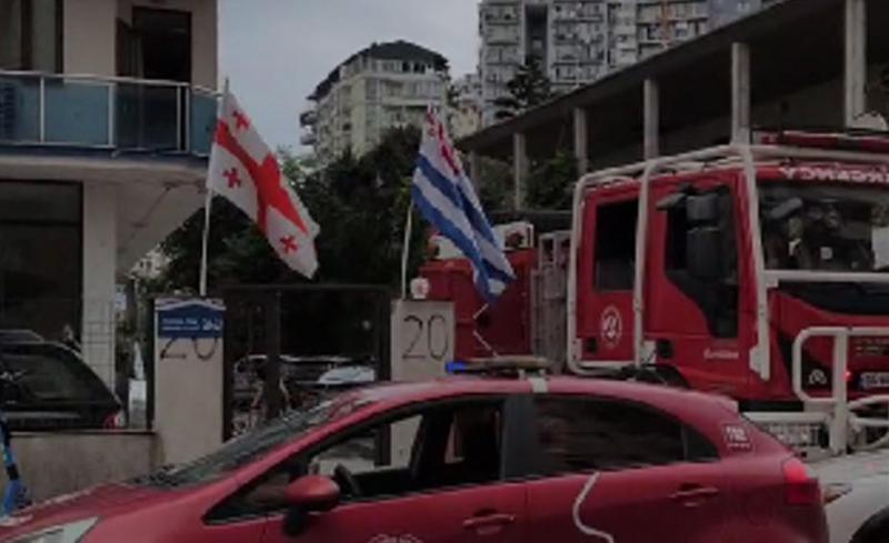 ბათუმში საცხოვრებელ კორპუსში ბუნებრივი აირის ბალონი აალდა - არიან დაშავებულები: რა ხდება ამ დროისთვის ცნობილი